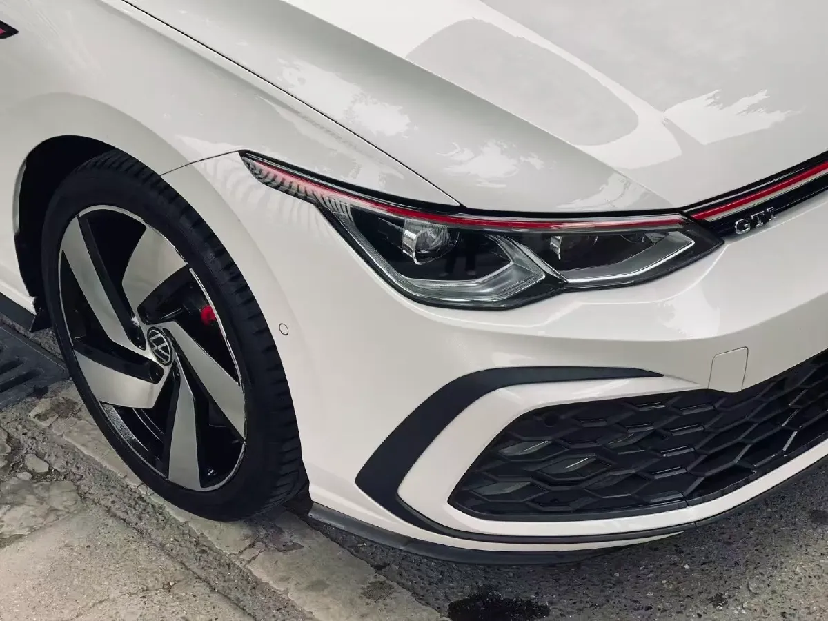 2021 Volkswagen GolfGTI 2.0T 220HP L4 7DCT,autocango,china used car exporter,china ev exporter,chinese used car exporter,chinese used ev exporter