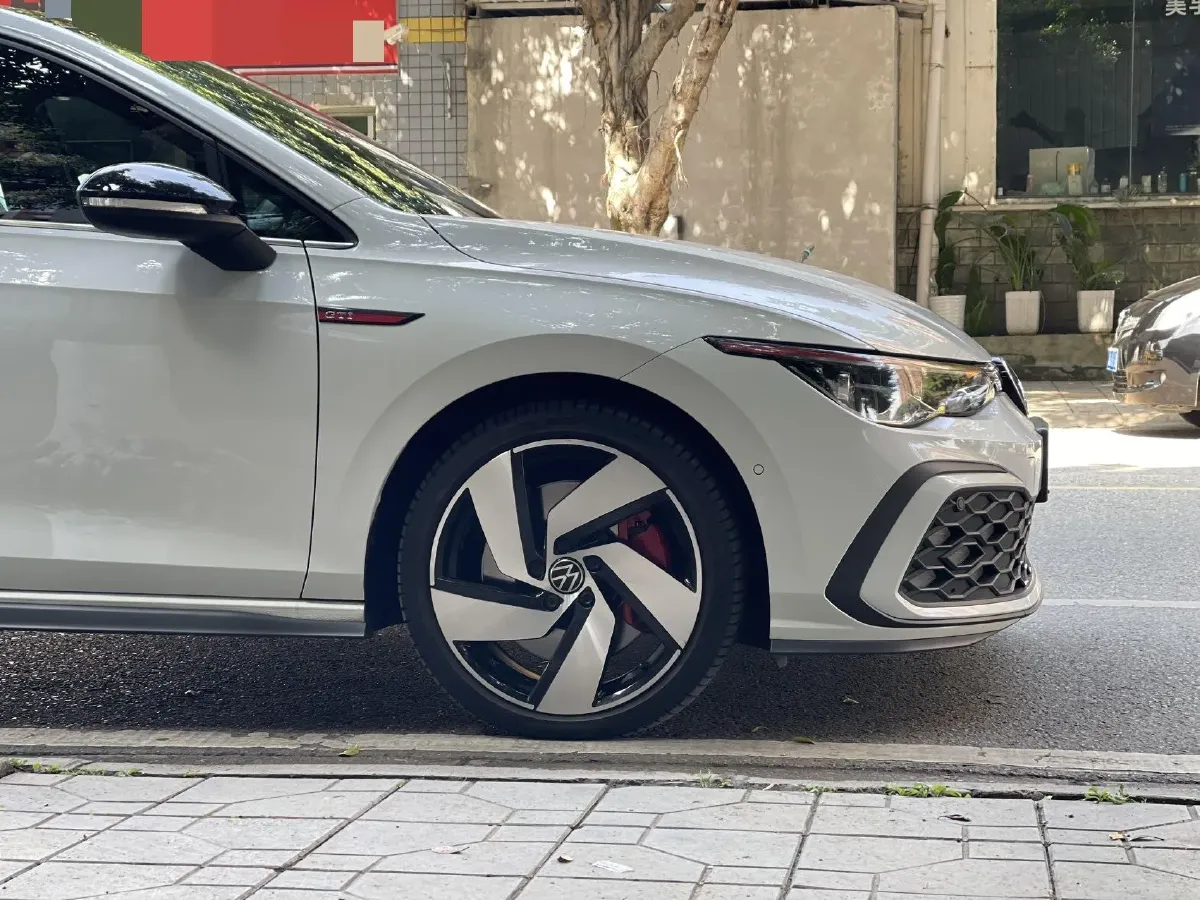 2021 Volkswagen GolfGTI 2.0T 220HP L4 7DCT,autocango,china used car exporter,china ev exporter,chinese used car exporter,chinese used ev exporter