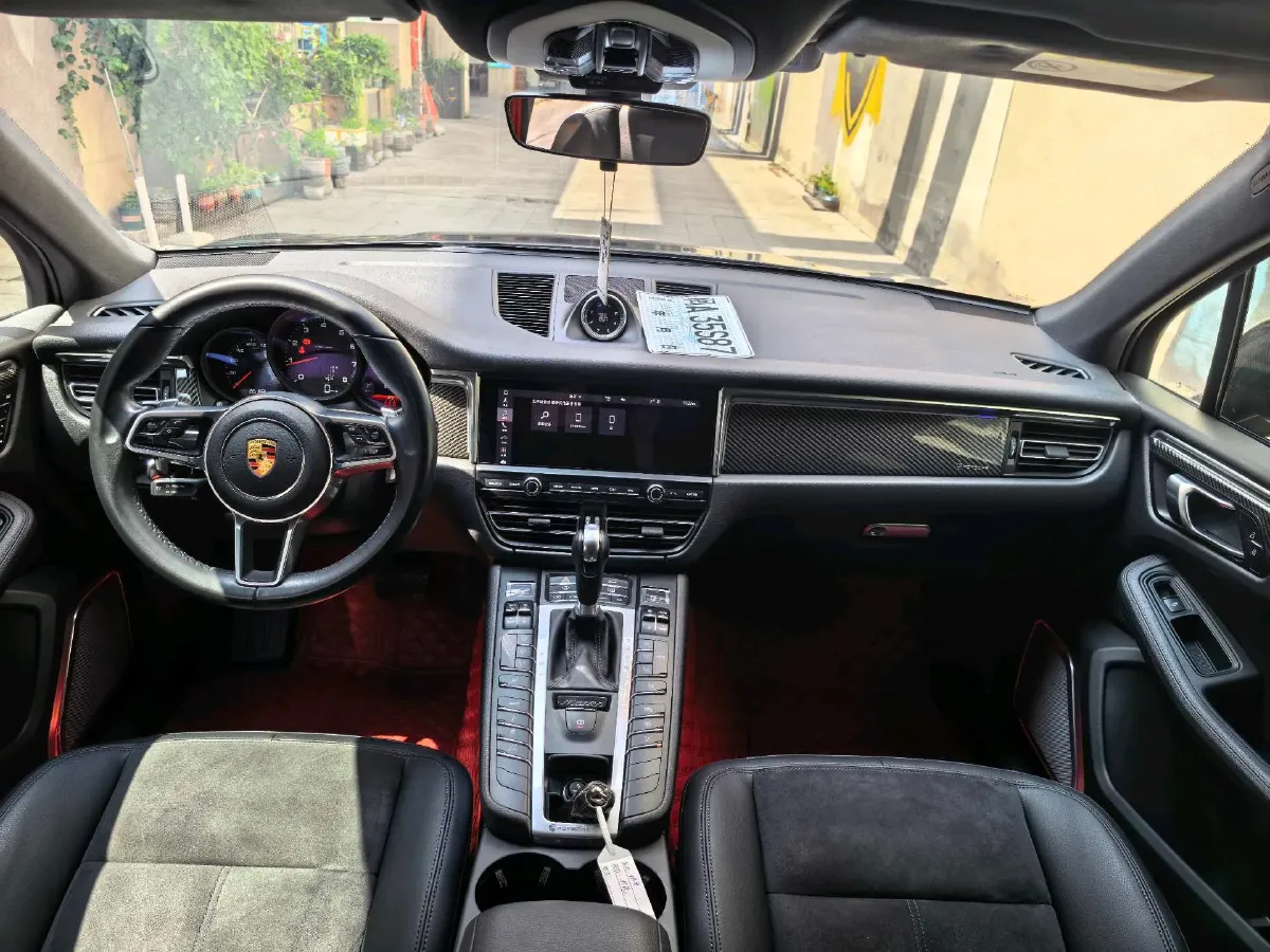 2021 Porsche Macan 2.0T 252HP L4 7DCT,autocango,china used car exporter,china ev exporter,chinese used car exporter,chinese used ev exporter
