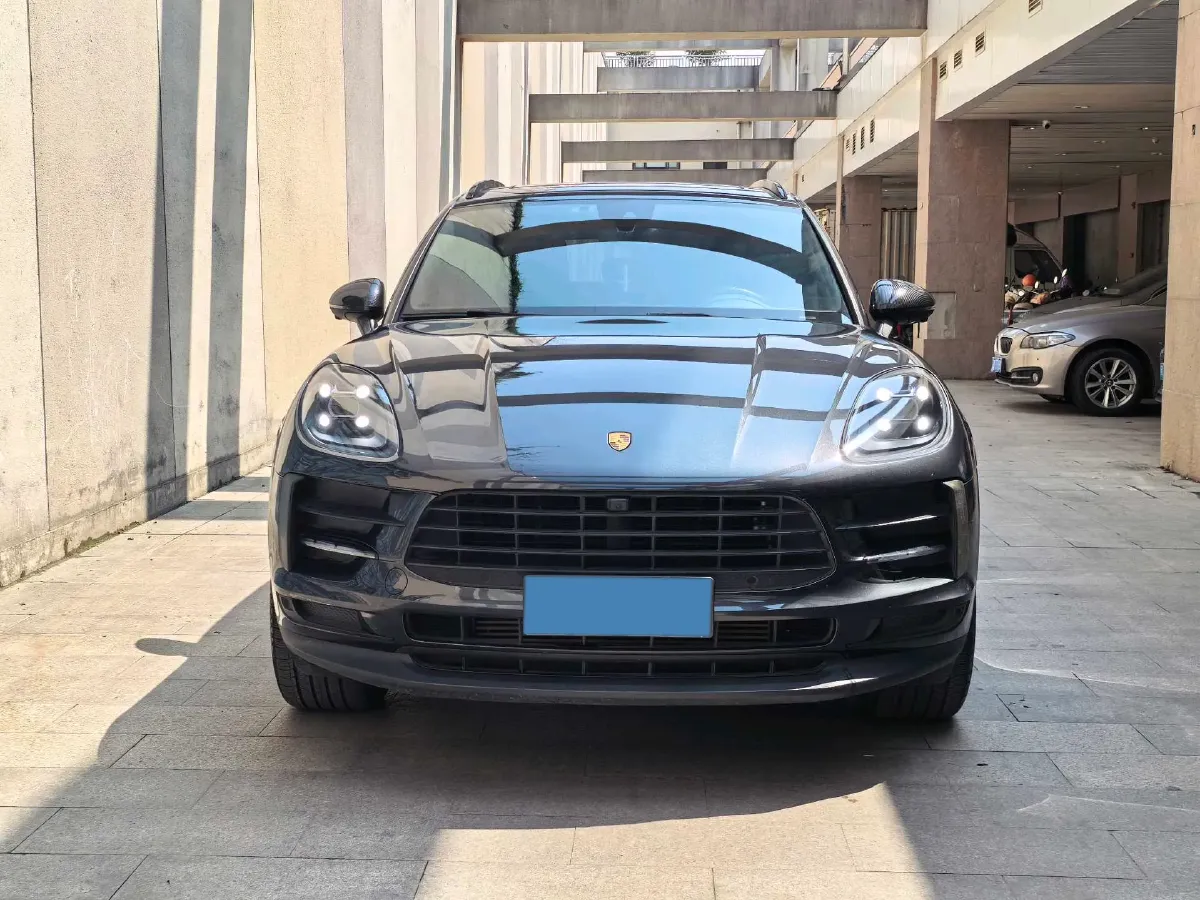 2021 Porsche Macan 2.0T 252HP L4 7DCT,autocango,china used car exporter,china ev exporter,chinese used car exporter,chinese used ev exporter