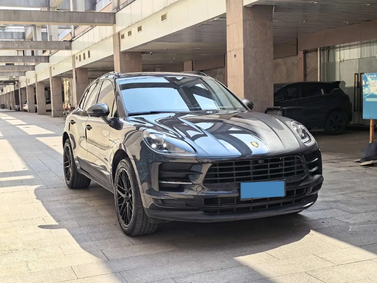 2021 Porsche Macan 2.0T 252HP L4 7DCT,autocango,china used car exporter,china ev exporter,chinese used car exporter,chinese used ev exporter