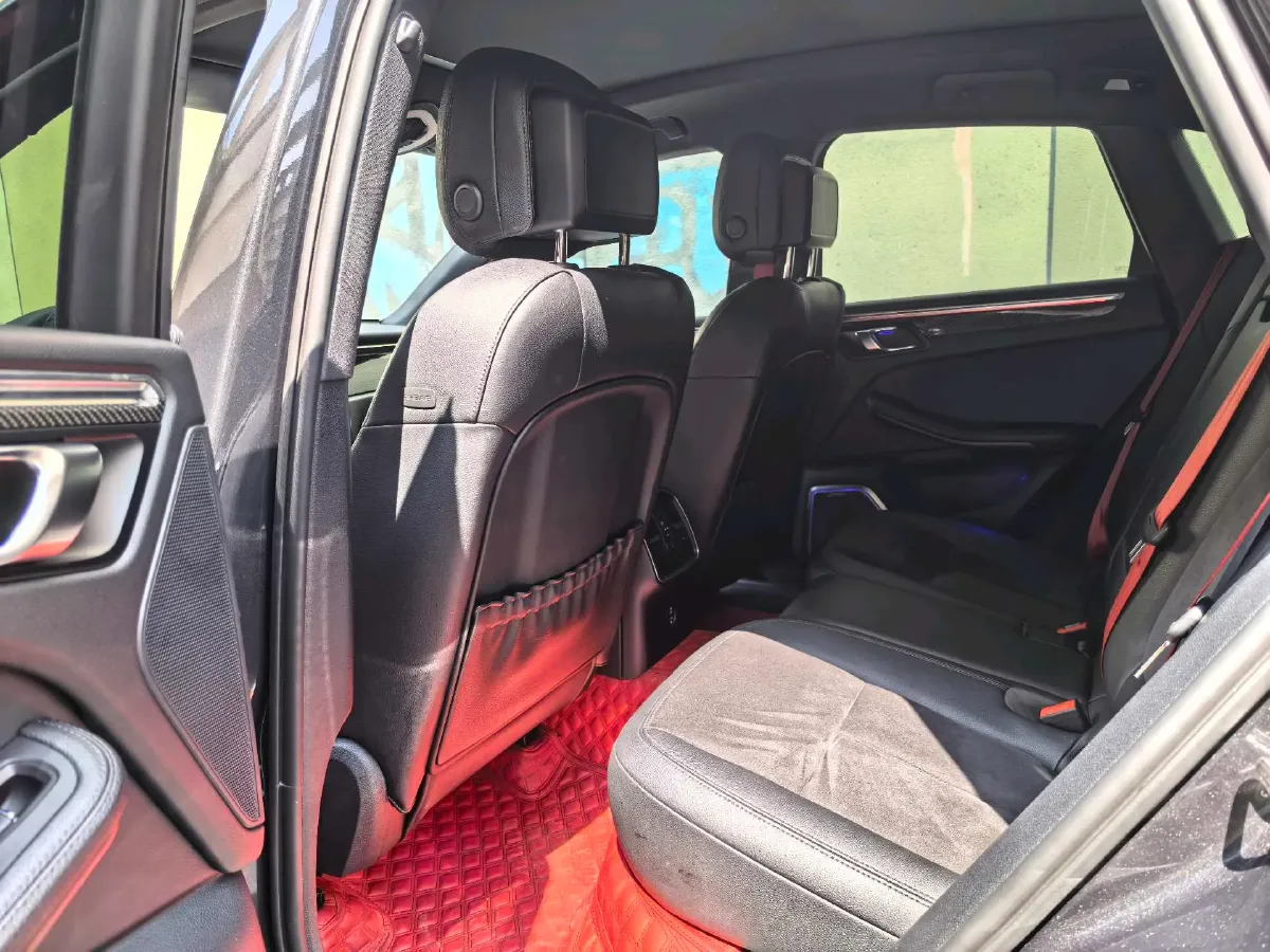 2021 Porsche Macan 2.0T 252HP L4 7DCT,autocango,china used car exporter,china ev exporter,chinese used car exporter,chinese used ev exporter