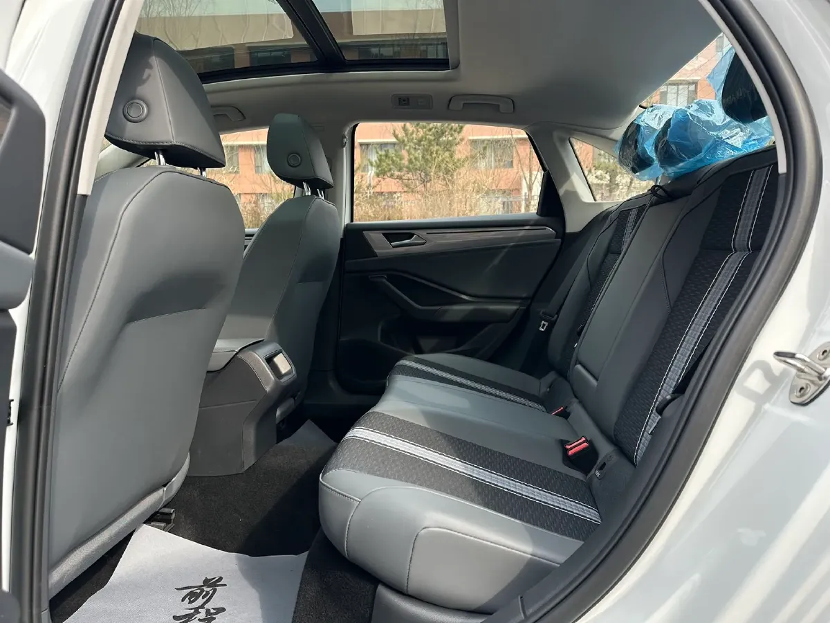 2025 Volkswagen Sagitar 1.5T 160HP L4 7DCT,autocango,china used car exporter,china ev exporter,chinese used car exporter,chinese used ev exporter