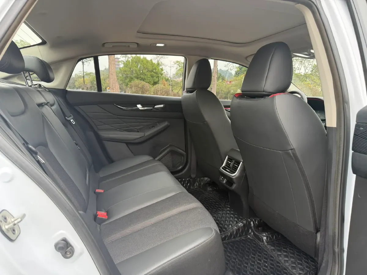 2023 DongFeng Aeolus YiXuan MAX 1.5T 190HP L4 7DCT,autocango,china used car exporter,china ev exporter,chinese used car exporter,chinese used ev exporter