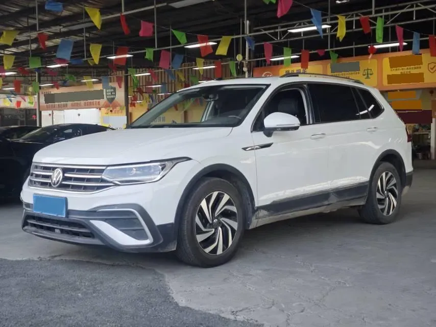 2023 Volkswagen Tiguan L 1.5T 160HP L4 7DCT,autocango,china used car exporter,china ev exporter,chinese used car exporter,chinese used ev exporter