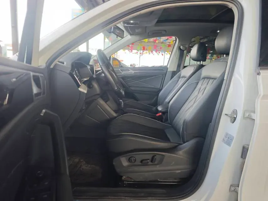 2023 Volkswagen Tiguan L 1.5T 160HP L4 7DCT,autocango,china used car exporter,china ev exporter,chinese used car exporter,chinese used ev exporter