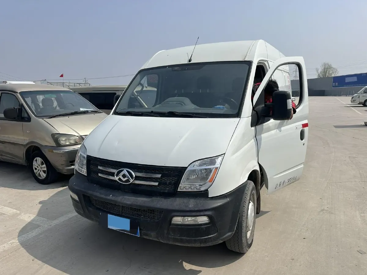 2019 MAXUS XinTu V80 2.5T 136HP L4 6MT,autocango,china used car exporter,china ev exporter,chinese used car exporter,chinese used ev exporter