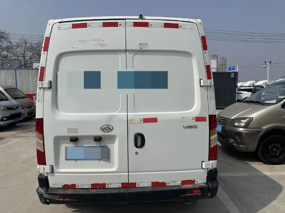 2019 MAXUS XinTu V80 2.5T 136HP L4 6MT,autocango,china used car exporter,china ev exporter,chinese used car exporter,chinese used ev exporter
