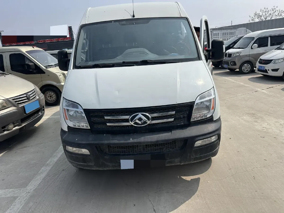 2019 MAXUS XinTu V80 2.5T 136HP L4 6MT,autocango,china used car exporter,china ev exporter,chinese used car exporter,chinese used ev exporter