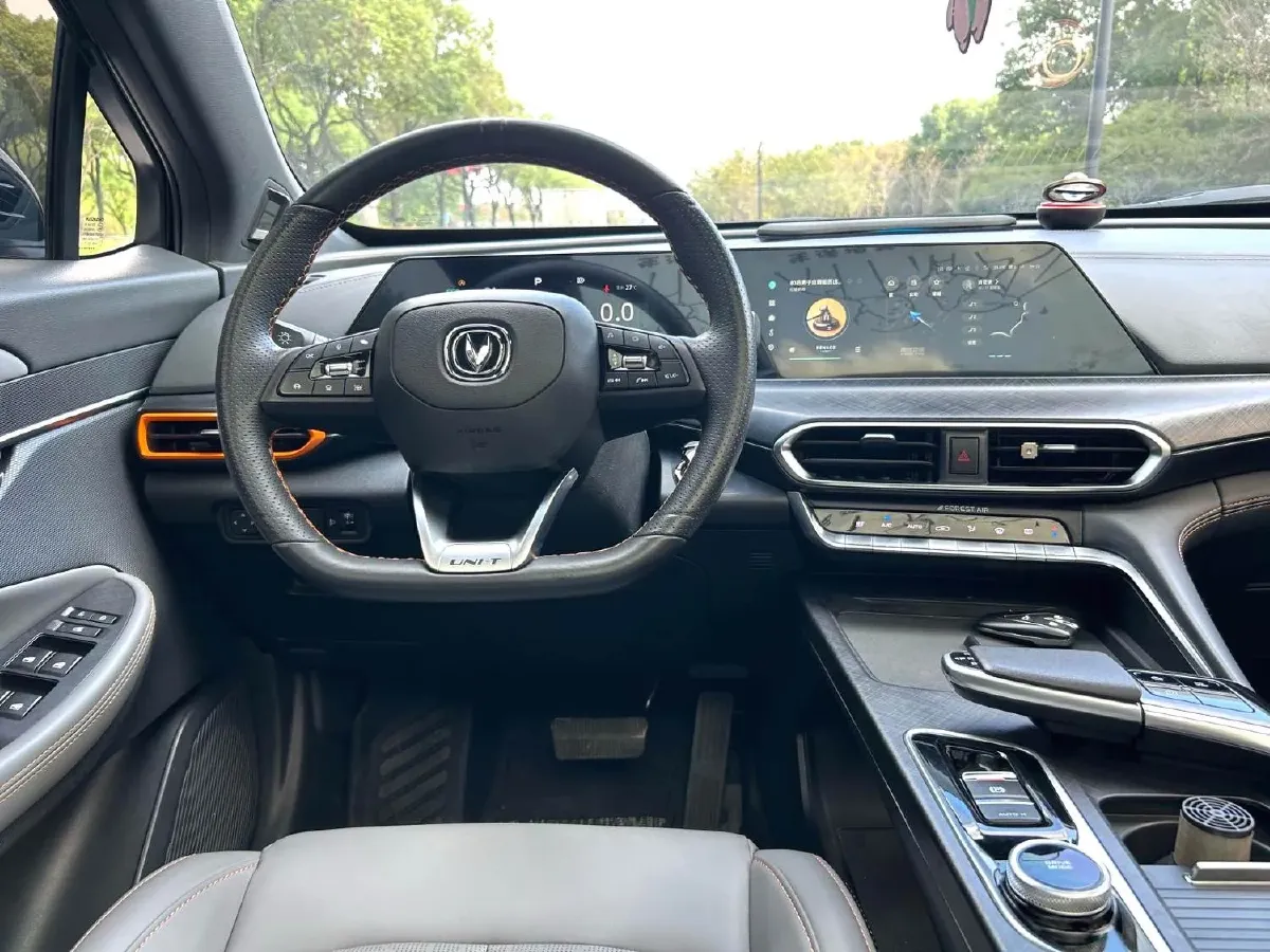 2022 ChangAn UNI-T 1.5T 188HP L4 7DCT,autocango,china used car exporter,china ev exporter,chinese used car exporter,chinese used ev exporter