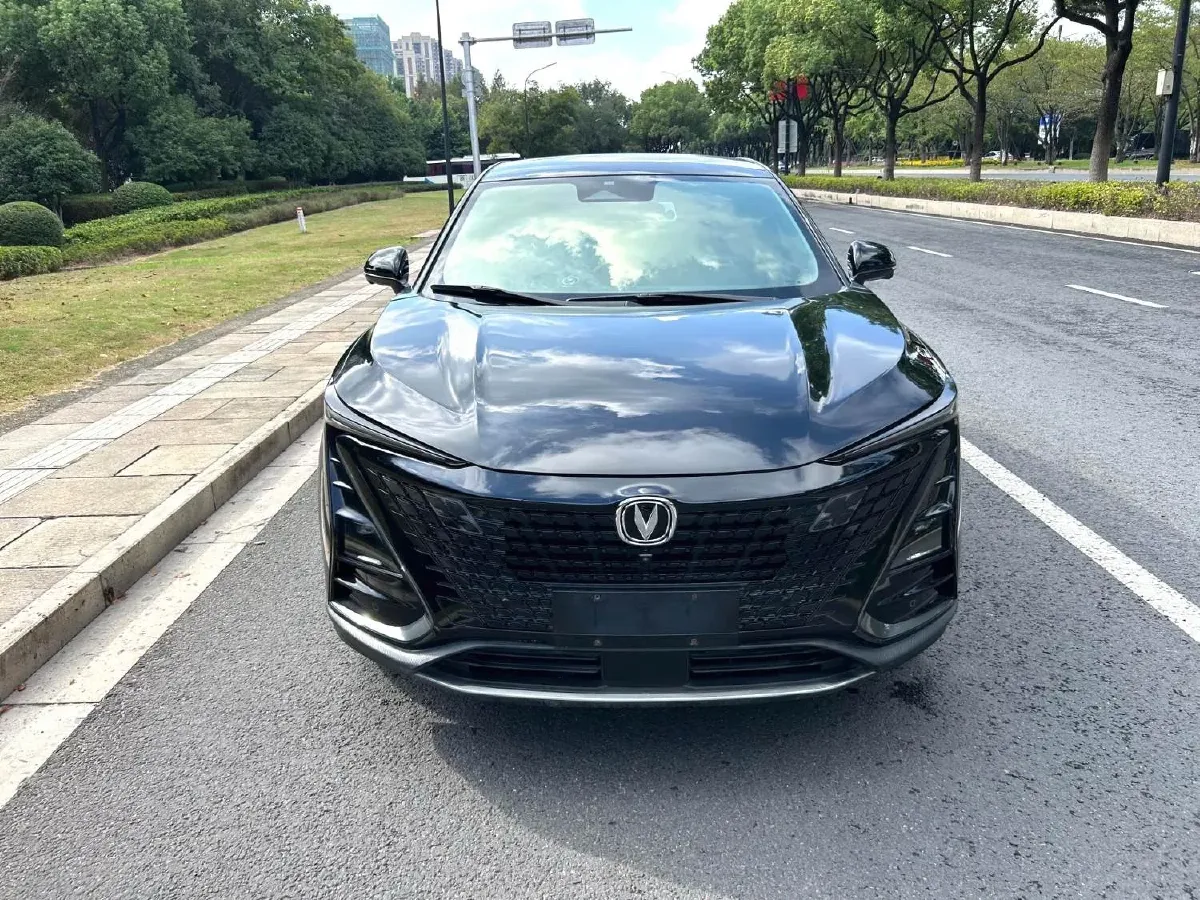 2022 ChangAn UNI-T 1.5T 188HP L4 7DCT,autocango,china used car exporter,china ev exporter,chinese used car exporter,chinese used ev exporter