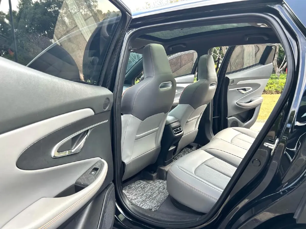 2022 ChangAn UNI-T 1.5T 188HP L4 7DCT,autocango,china used car exporter,china ev exporter,chinese used car exporter,chinese used ev exporter