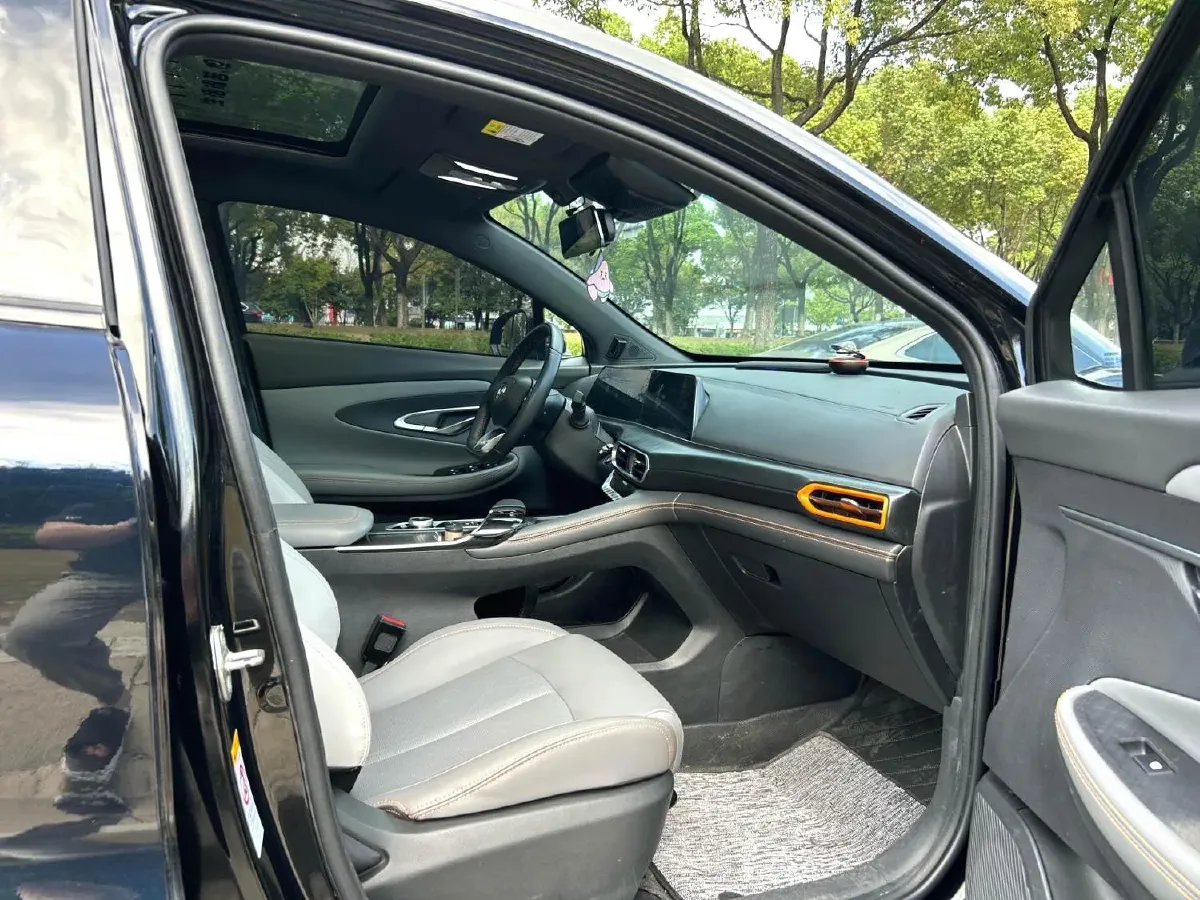 2022 ChangAn UNI-T 1.5T 188HP L4 7DCT,autocango,china used car exporter,china ev exporter,chinese used car exporter,chinese used ev exporter