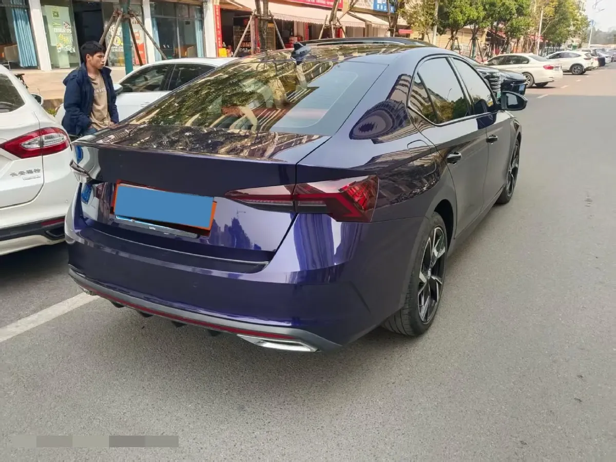 2021 Skoda Octavia 1.4T 150HP L4 7DCT,autocango,china used car exporter,china ev exporter,chinese used car exporter,chinese used ev exporter