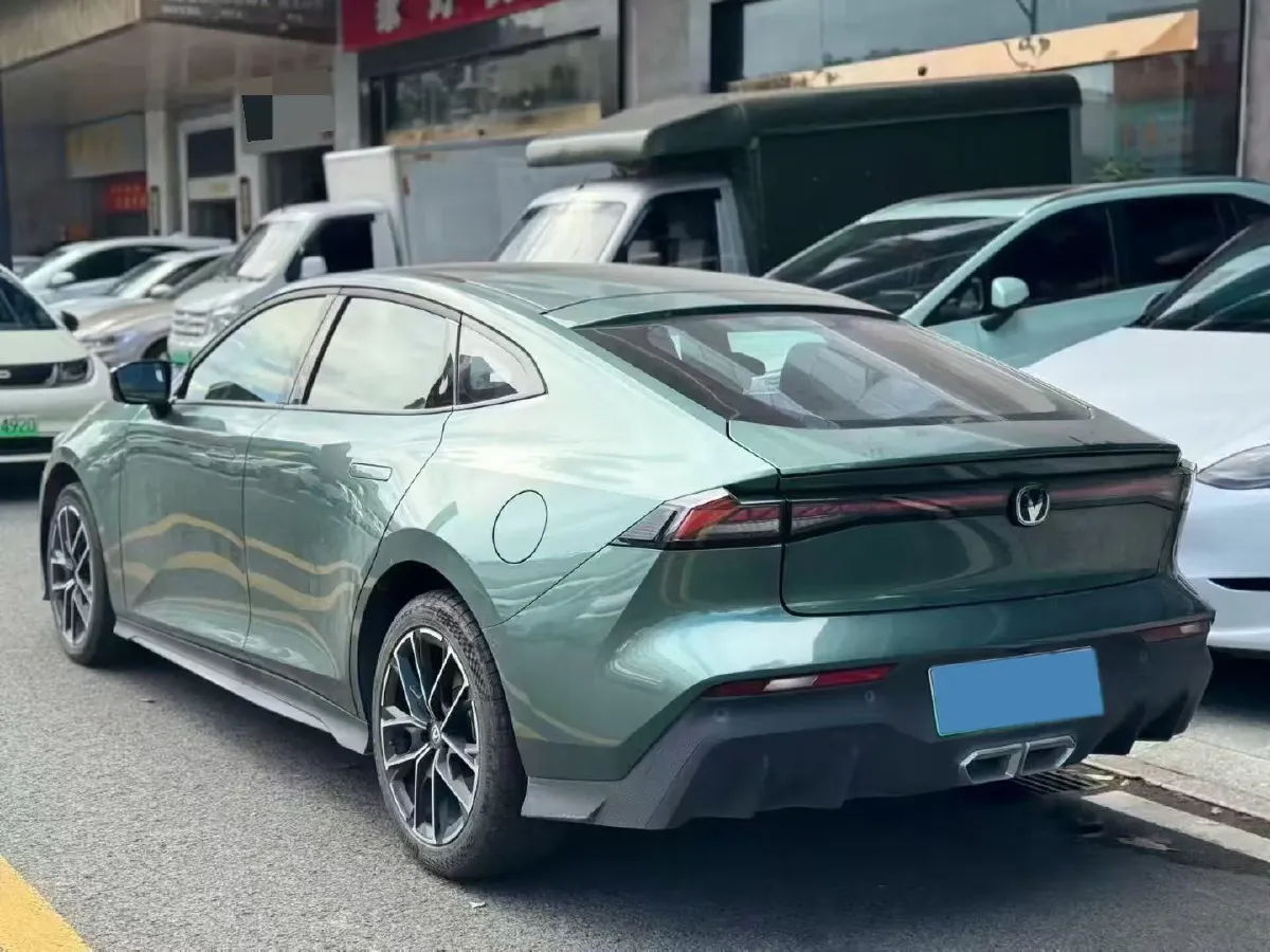 2023 ChangAn UNI-V iDD 1.5T 170HP L4 6TCT PHEV 18.4KWH,autocango,china used car exporter,china ev exporter,chinese used car exporter,chinese used ev exporter