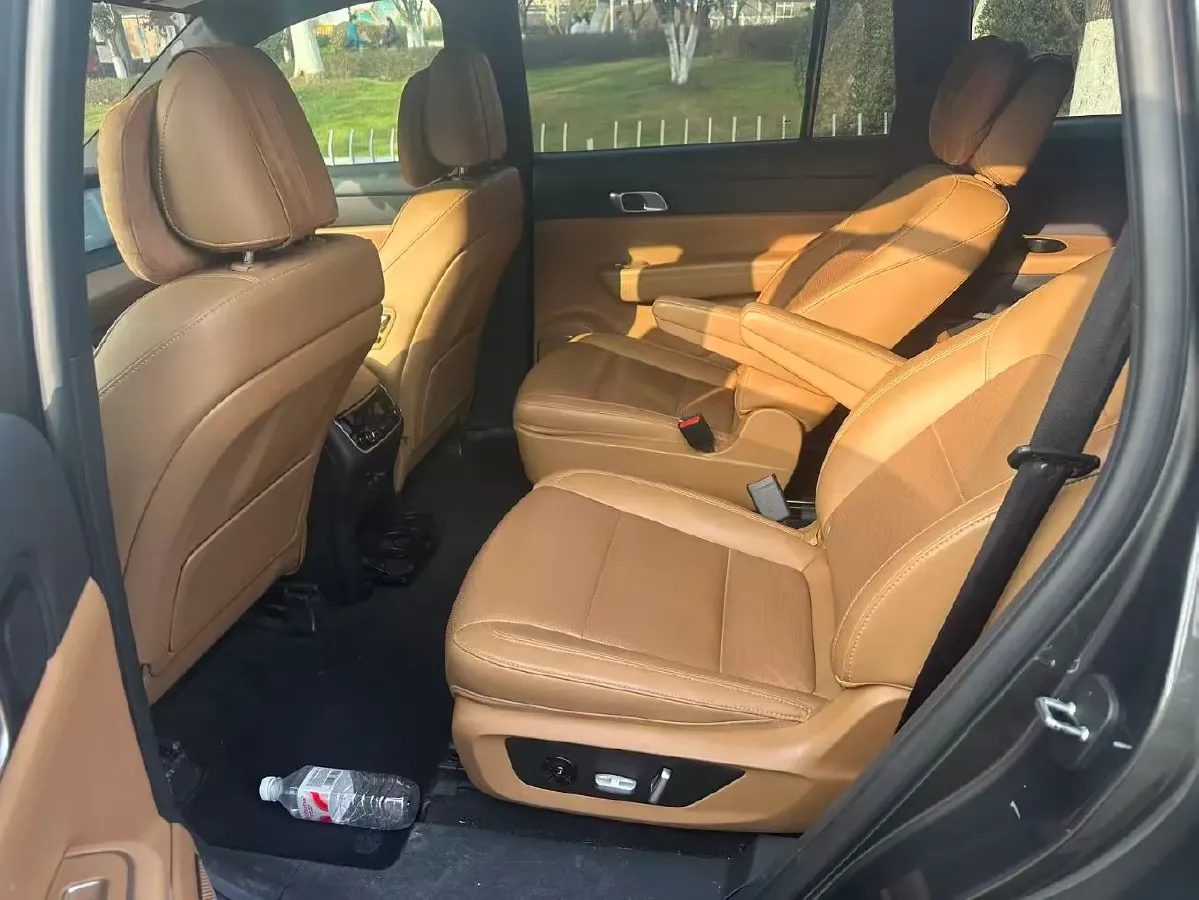 2021 Li ONE Range Extended 131HP REEV 40.5KWH,autocango,china used car exporter,china ev exporter,chinese used car exporter,chinese used ev exporter