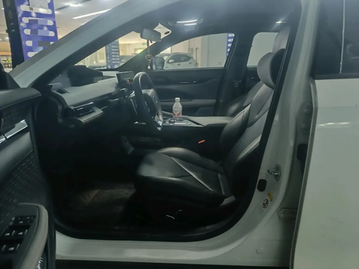 2022 ChangAn UNI-V 1.5T 188HP L4 7DCT,autocango,china used car exporter,china ev exporter,chinese used car exporter,chinese used ev exporter