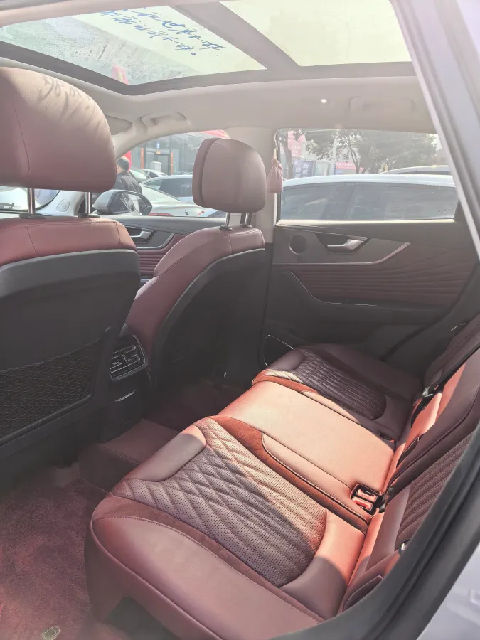 2023 HongQi HS5 2.0T 252HP L4 8AT,autocango,china used car exporter,china ev exporter,chinese used car exporter,chinese used ev exporter