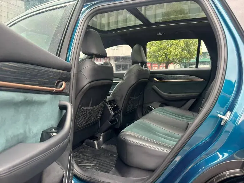 2021 Geely Monjaro 2.0T 218HP L4 7DCT,autocango,china used car exporter,china ev exporter,chinese used car exporter,chinese used ev exporter