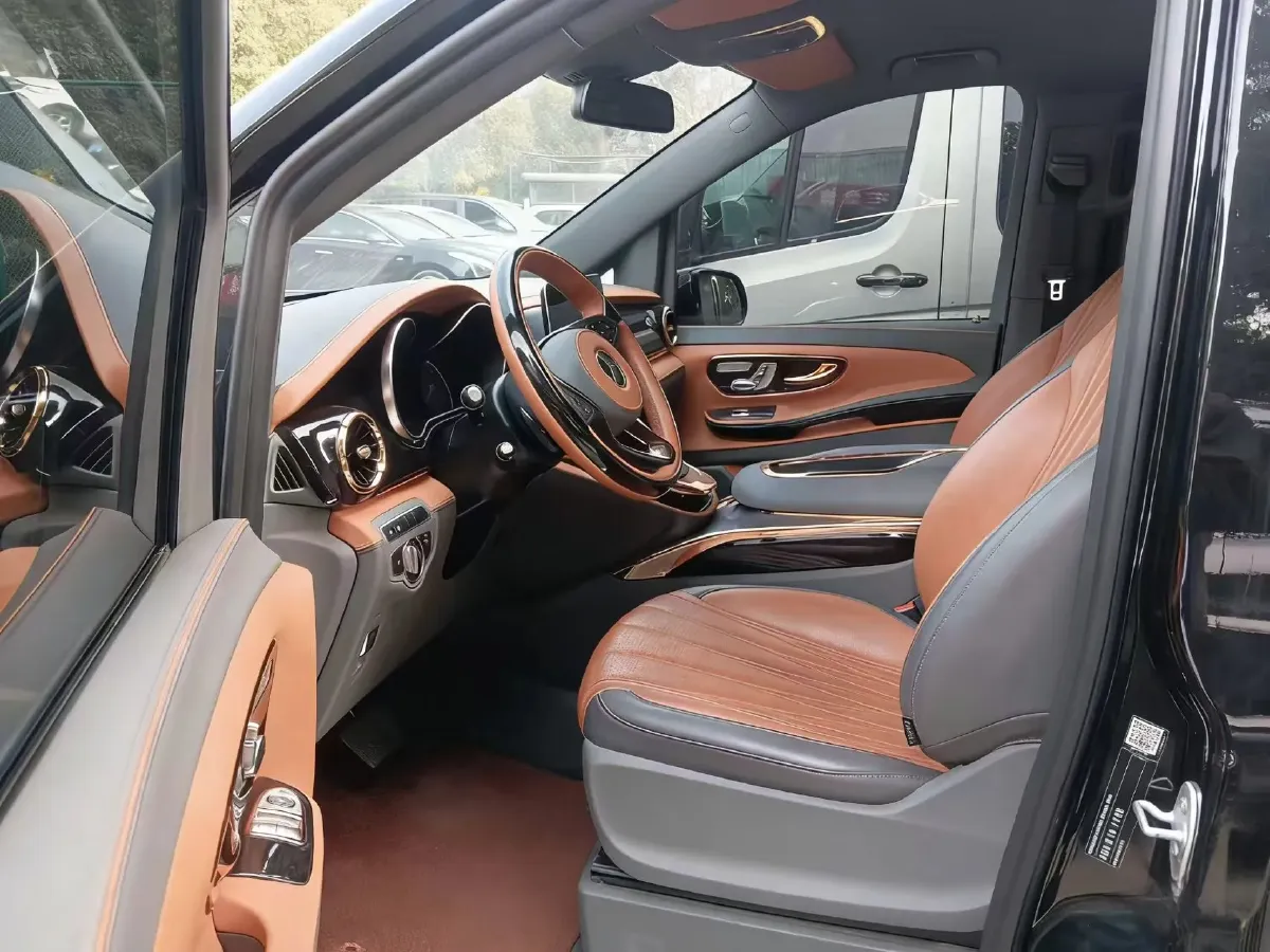 2022 Mercedes-Benz V Class 2.0T 211HP L4 9AT,autocango,china used car exporter,china ev exporter,chinese used car exporter,chinese used ev exporter