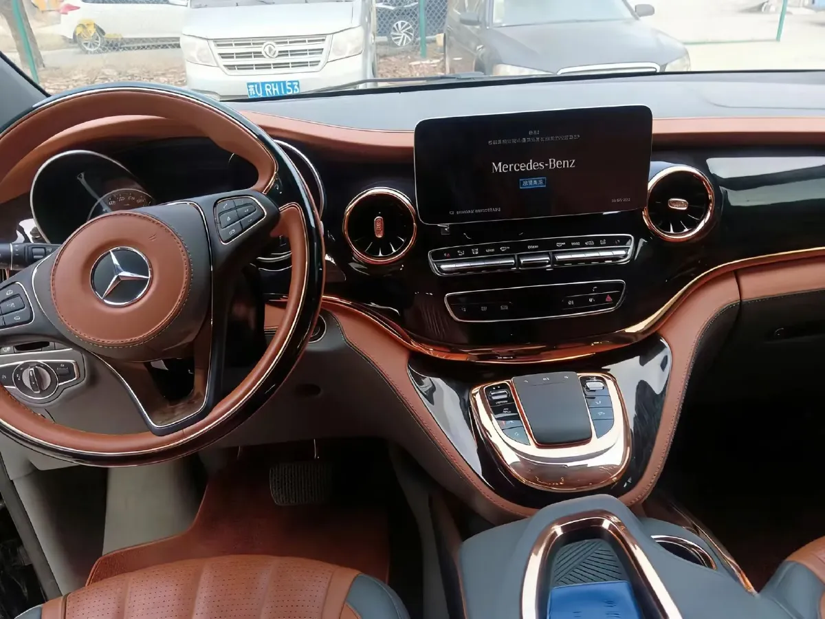 2022 Mercedes-Benz V Class 2.0T 211HP L4 9AT,autocango,china used car exporter,china ev exporter,chinese used car exporter,chinese used ev exporter