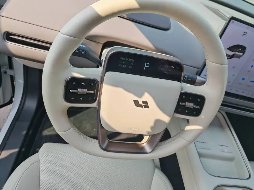 2025 Li i6 BEV,autocango,china used car exporter,china ev exporter,chinese used car exporter,chinese used ev exporter