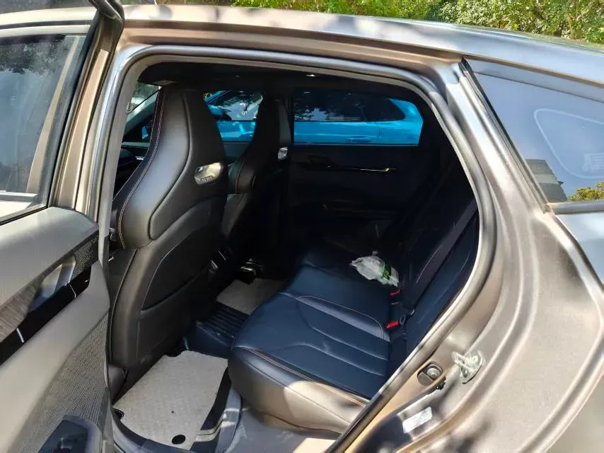 2022 ChangAn UNI-V 2.0T 233HP L4 8AT,autocango,china used car exporter,china ev exporter,chinese used car exporter,chinese used ev exporter