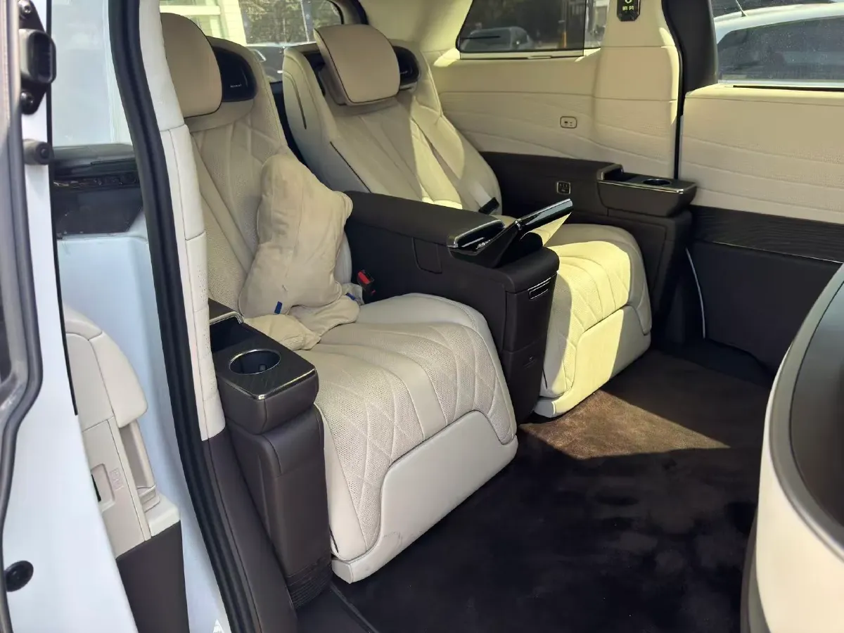 2024 Denza D9 1.5T 139HP L4 E-CVT PHEV 40KWH,autocango,china used car exporter,china ev exporter,chinese used car exporter,chinese used ev exporter