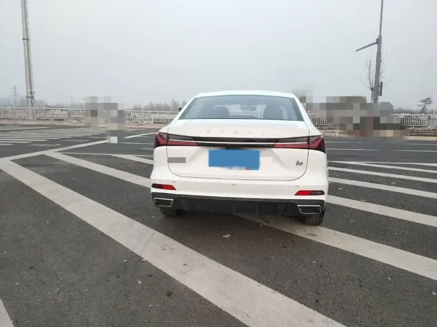 2023 Roewe i5 1.5L 129HP L4 CVT,autocango,china used car exporter,china ev exporter,chinese used car exporter,chinese used ev exporter