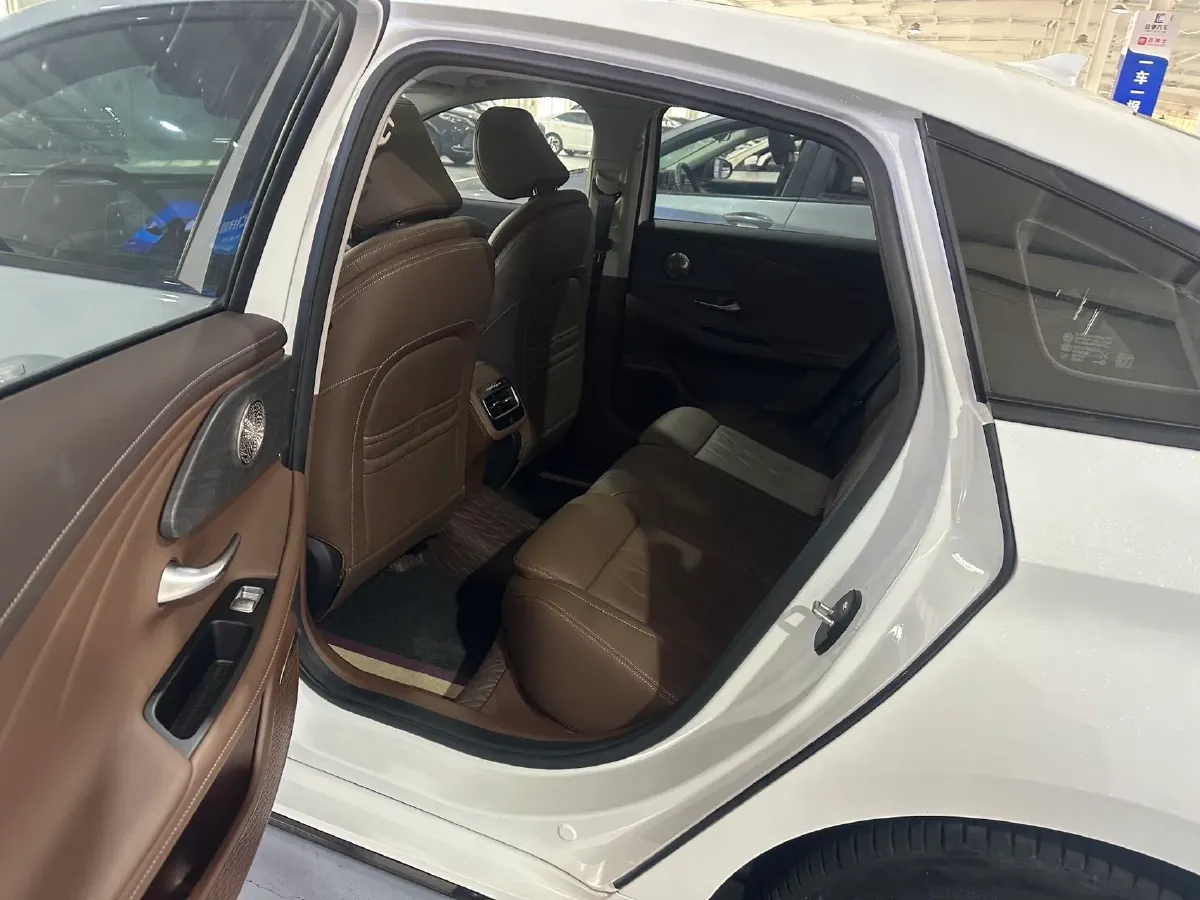 2025 Chery Arrizo 8 2.0T 254HP L4 8AT,autocango,china used car exporter,china ev exporter,chinese used car exporter,chinese used ev exporter