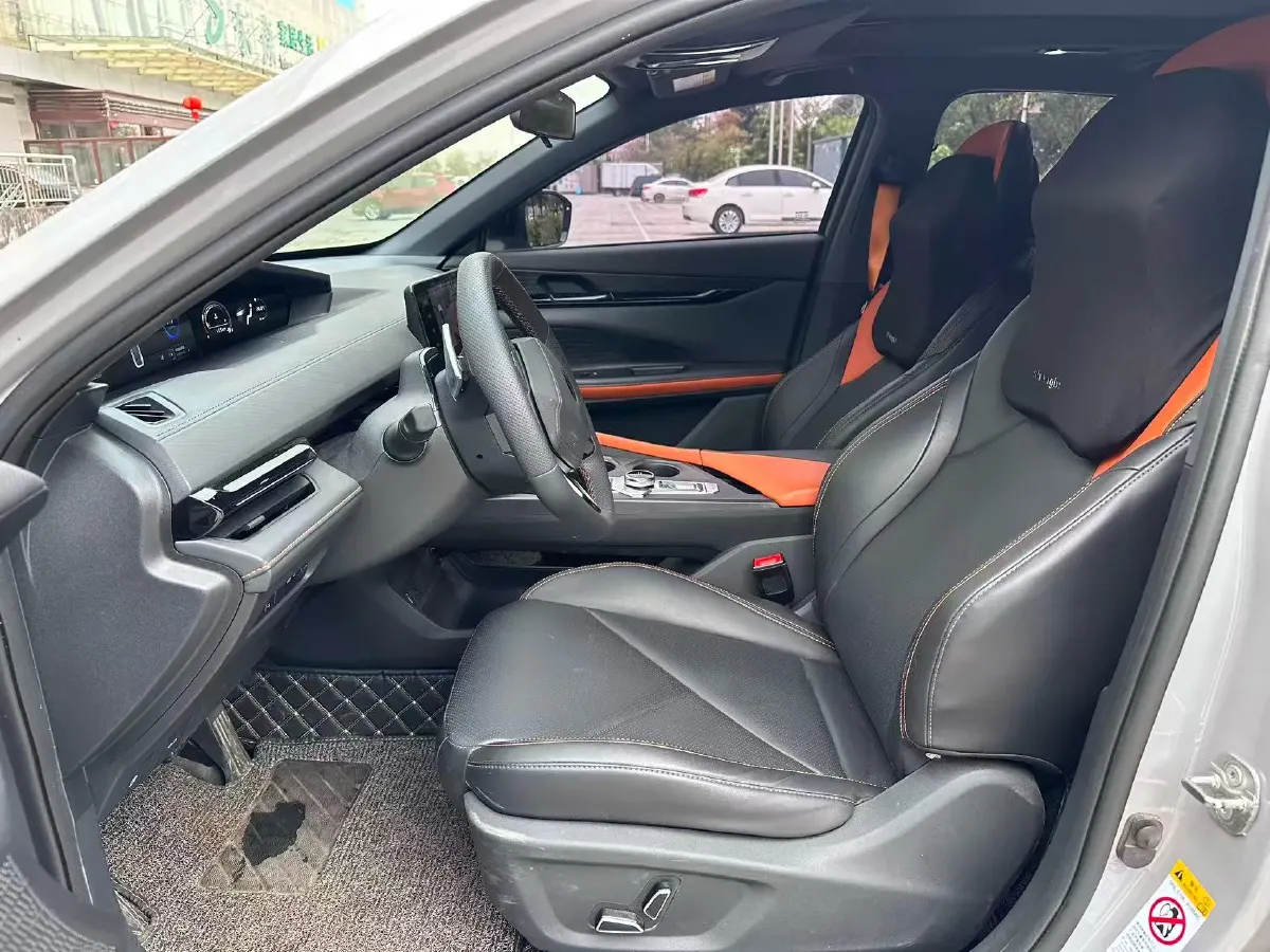 2023 ChangAn UNI-V 1.5T 188HP L4 7DCT,autocango,china used car exporter,china ev exporter,chinese used car exporter,chinese used ev exporter