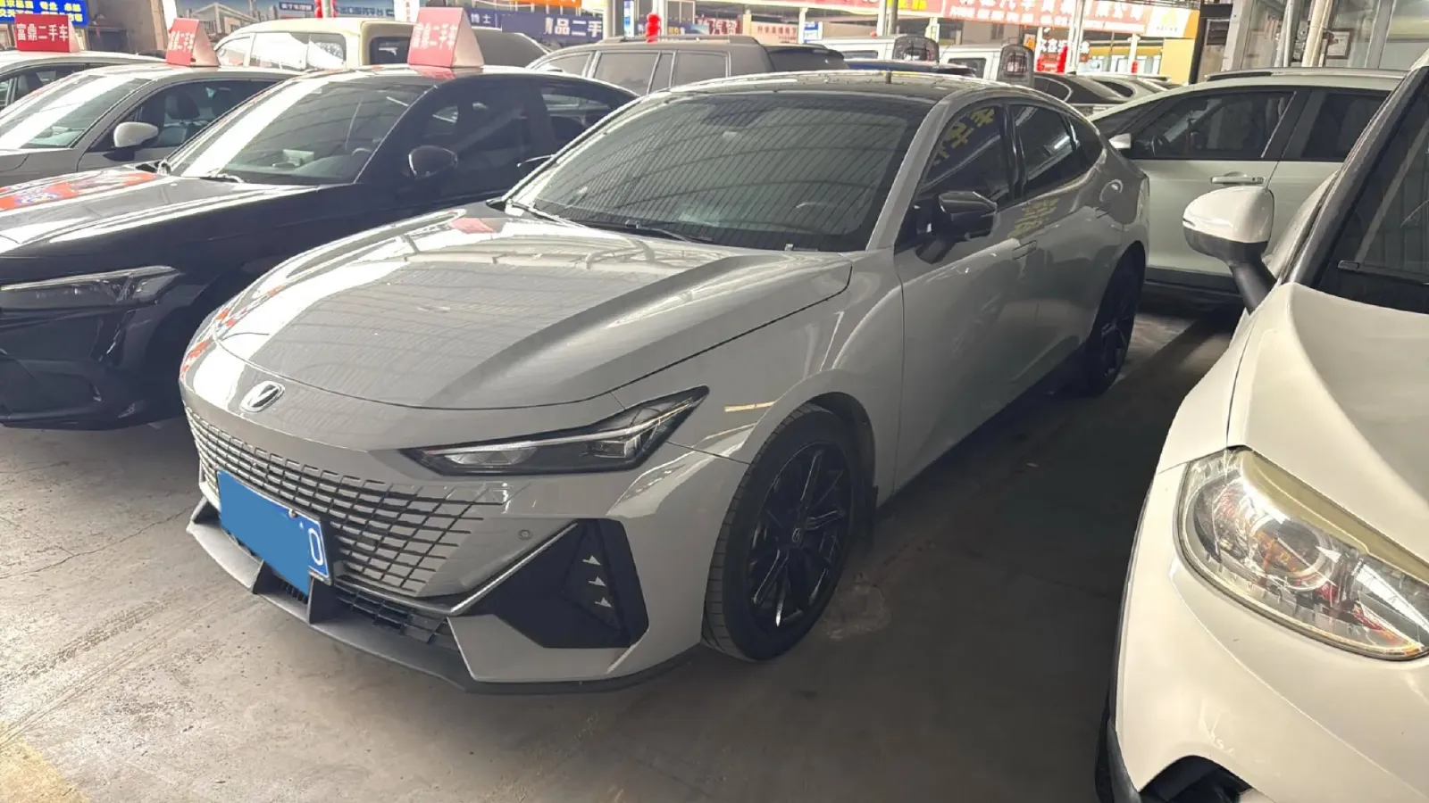 2023 ChangAn UNI-V 1.5T 188HP L4 7DCT,autocango,china used car exporter,china ev exporter,chinese used car exporter,chinese used ev exporter