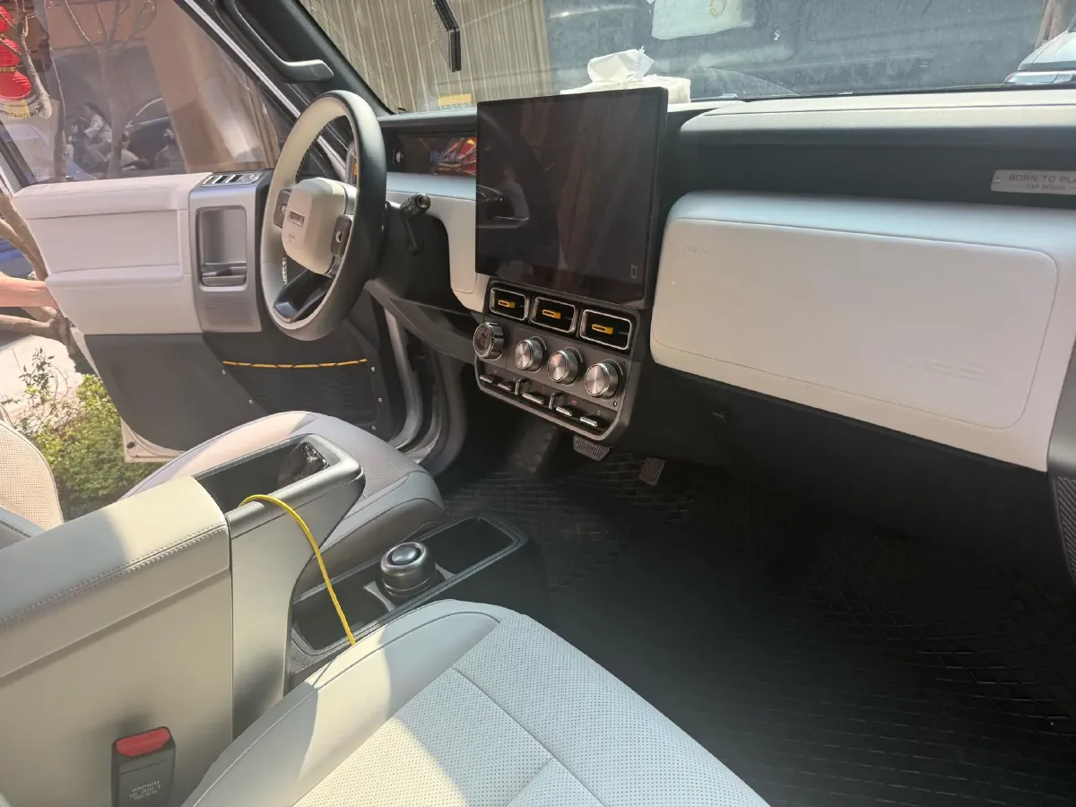 2025 Yufeng Auto Golden Warehouse BEV,autocango,china used car exporter,china ev exporter,chinese used car exporter,chinese used ev exporter