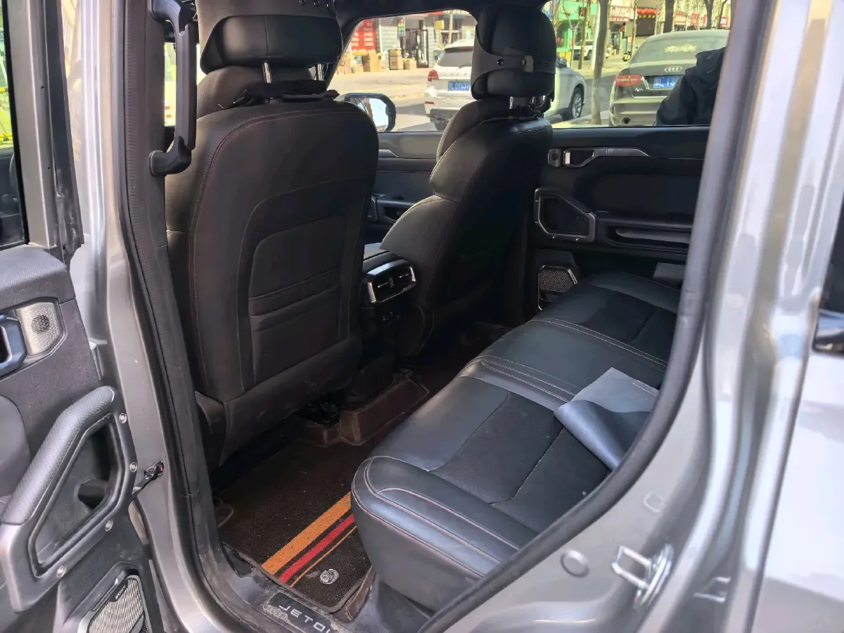 2024 Jetour Traveller 2.0T 254HP L4 7DCT,autocango,china used car exporter,china ev exporter,chinese used car exporter,chinese used ev exporter