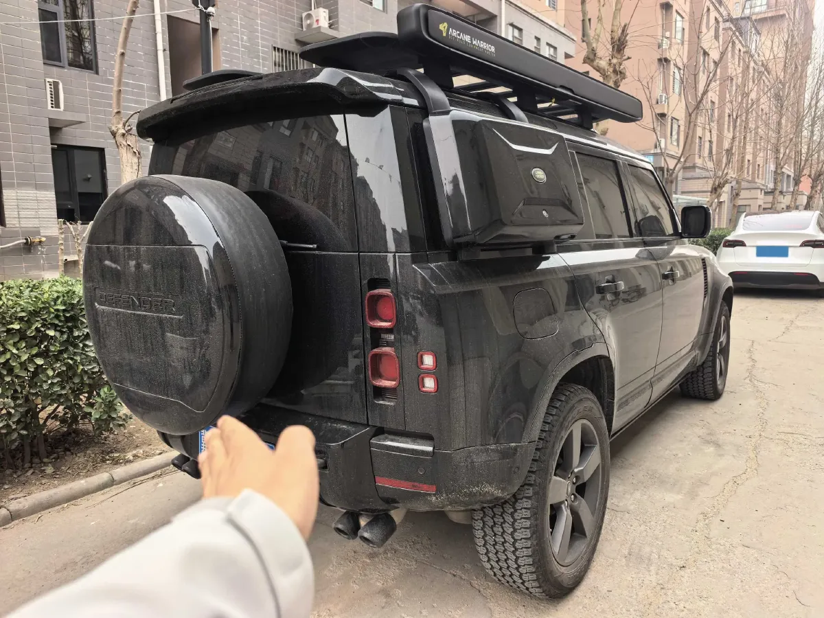 2021 Land Rover Defender 3.0T 400HP L6 8AT,autocango,china used car exporter,china ev exporter,chinese used car exporter,chinese used ev exporter