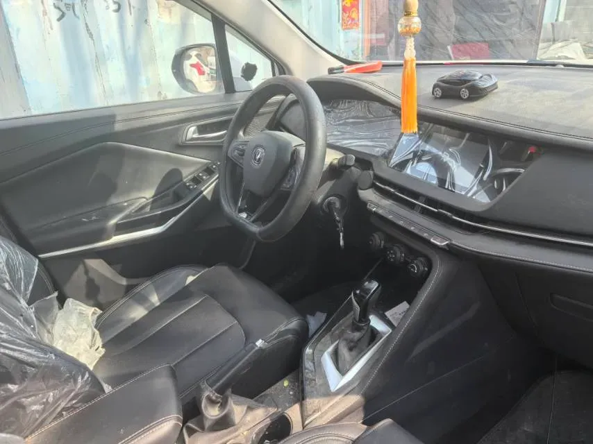 2021 ChangAn CS15 1.5L 107HP L4 5DCT,autocango,china used car exporter,china ev exporter,chinese used car exporter,chinese used ev exporter