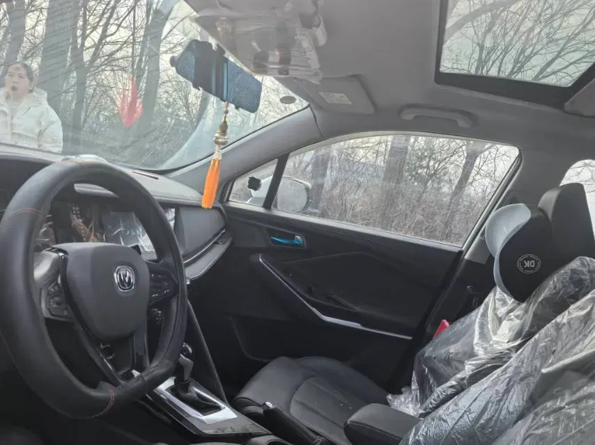 2021 ChangAn CS15 1.5L 107HP L4 5DCT,autocango,china used car exporter,china ev exporter,chinese used car exporter,chinese used ev exporter