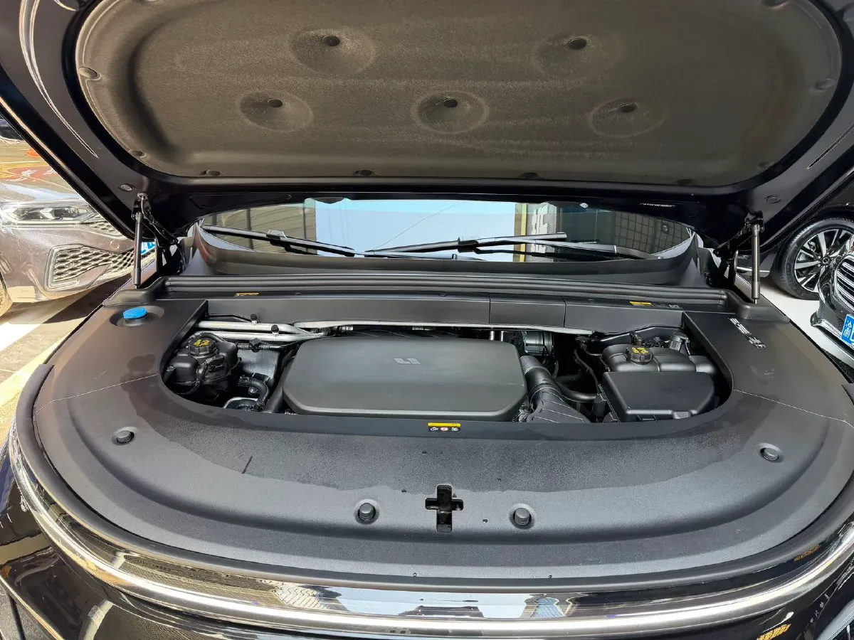 2025 Li L6 Range Extended 154HP L4 REEV,autocango,china used car exporter,china ev exporter,chinese used car exporter,chinese used ev exporter