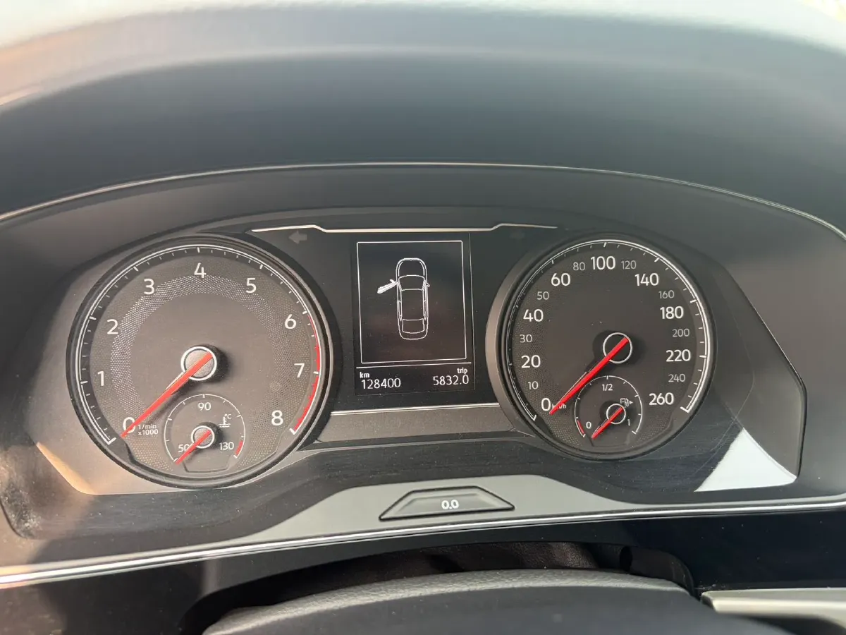 2021 Volkswagen Passat 2.0T 186HP L4 7DCT,autocango,china used car exporter,china ev exporter,chinese used car exporter,chinese used ev exporter