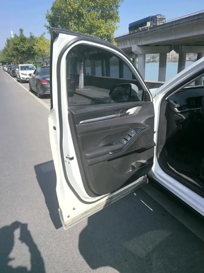 2021 Haval H6 2.0T 211HP L4 7DCT,autocango,china used car exporter,china ev exporter,chinese used car exporter,chinese used ev exporter