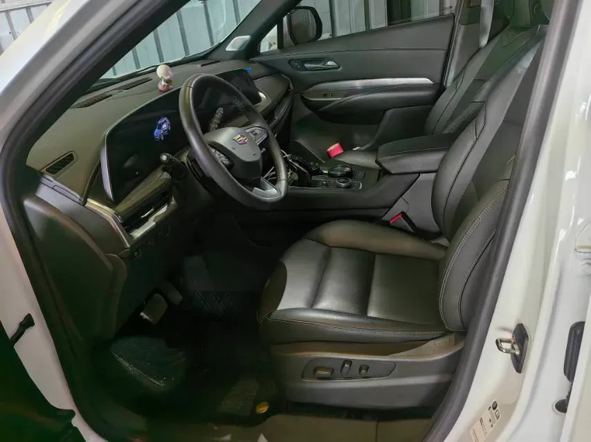2024 Cadillac XT4 2.0T 237HP L4 9AT,autocango,china used car exporter,china ev exporter,chinese used car exporter,chinese used ev exporter