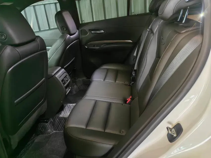 2024 Cadillac XT4 2.0T 237HP L4 9AT,autocango,china used car exporter,china ev exporter,chinese used car exporter,chinese used ev exporter