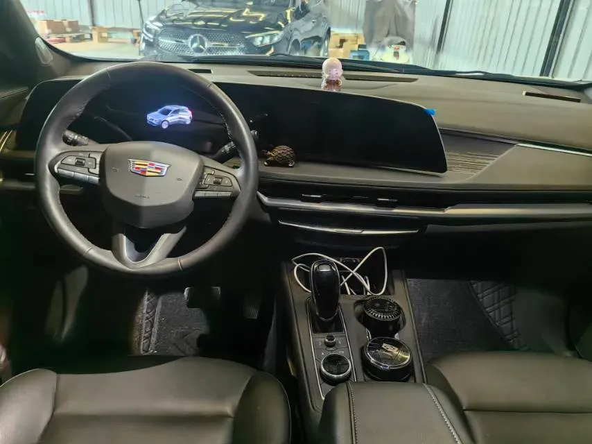 2024 Cadillac XT4 2.0T 237HP L4 9AT,autocango,china used car exporter,china ev exporter,chinese used car exporter,chinese used ev exporter