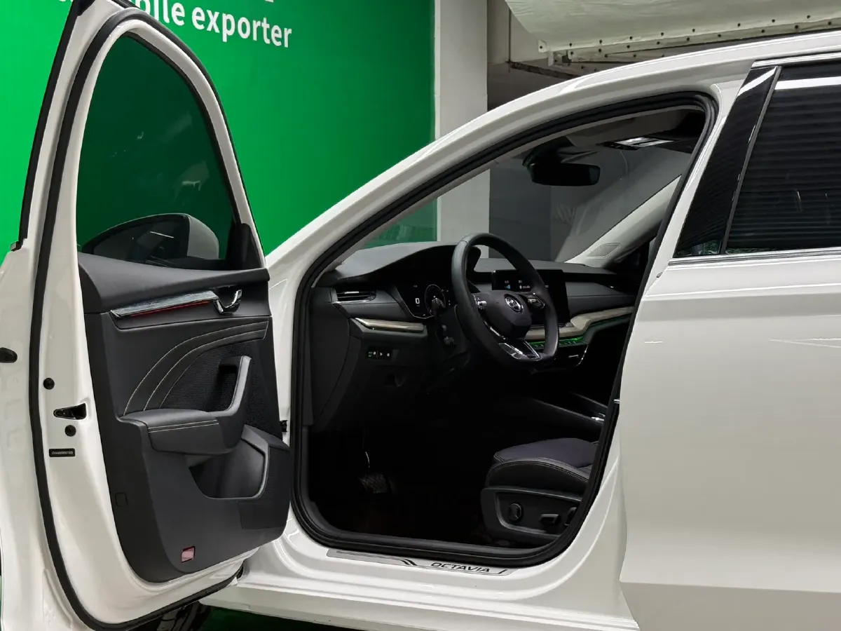 2021 Skoda Octavia 1.4T 150HP L4 7DCT,autocango,china used car exporter,china ev exporter,chinese used car exporter,chinese used ev exporter