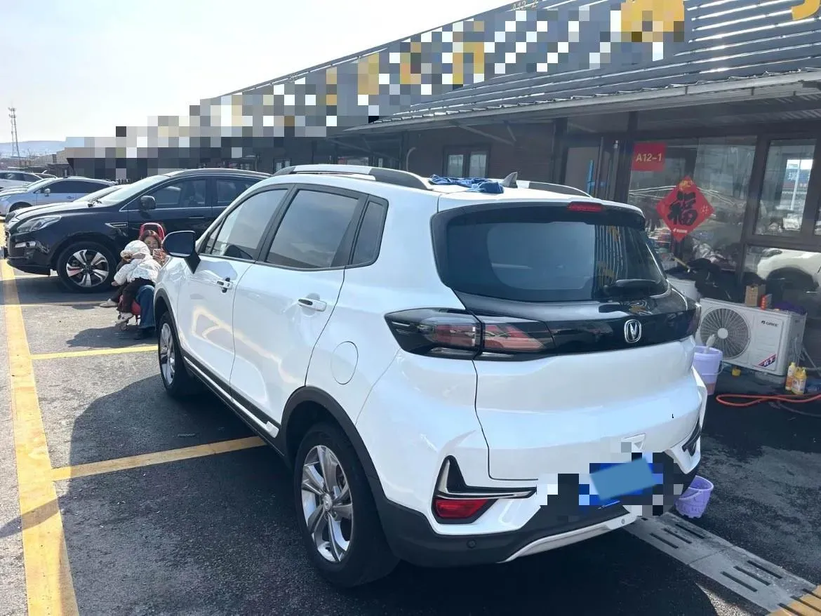 2021 ChangAn CS15 1.5L 107HP L4 5DCT,autocango,china used car exporter,china ev exporter,chinese used car exporter,chinese used ev exporter