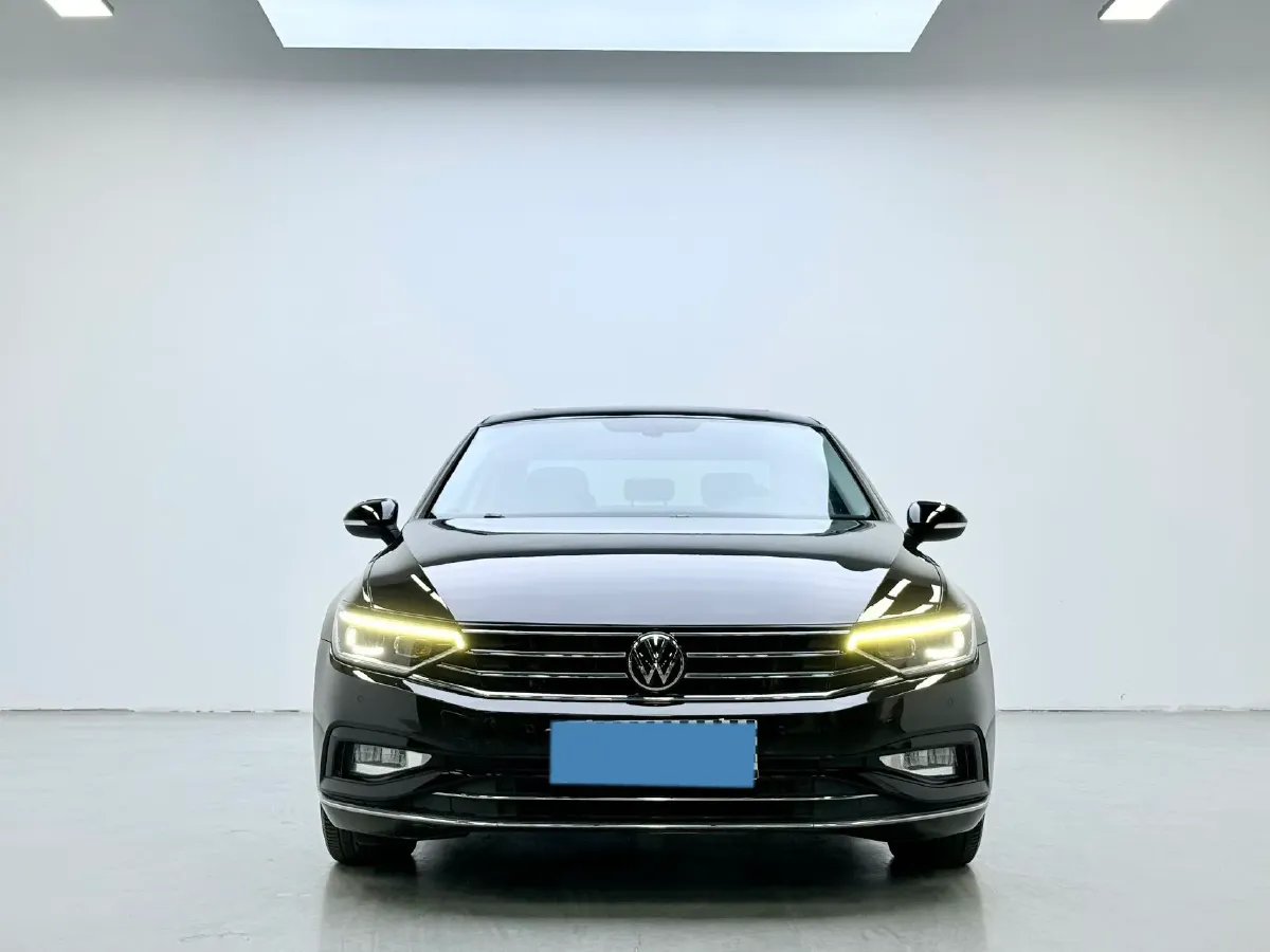 2020 Volkswagen Magotan 2.0T 186HP L4 7DCT,autocango,china used car exporter,china ev exporter,chinese used car exporter,chinese used ev exporter