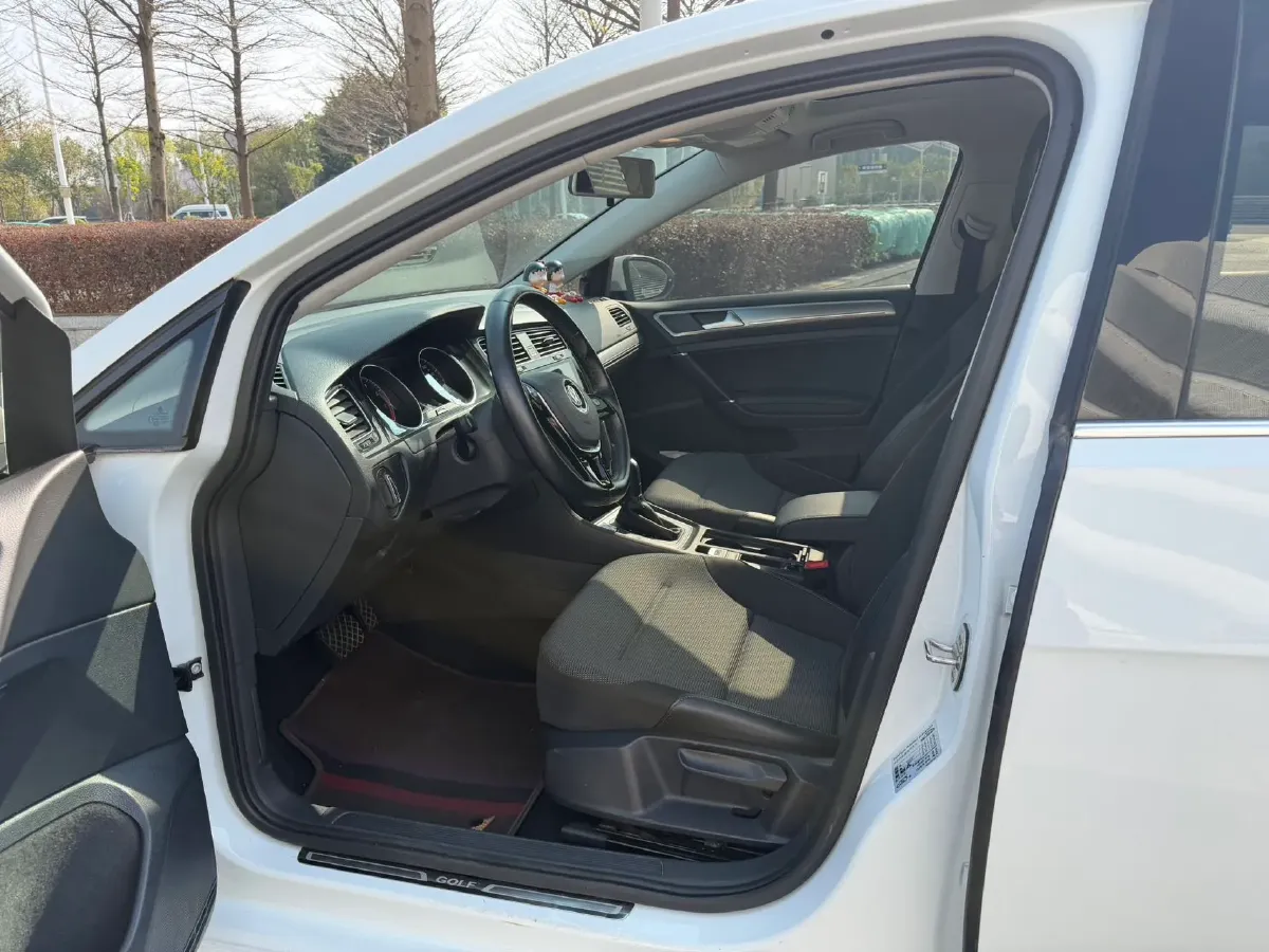 2018 Volkswagen Golf 1.4T 131HP L4 7DCT,autocango,china used car exporter,china ev exporter,chinese used car exporter,chinese used ev exporter