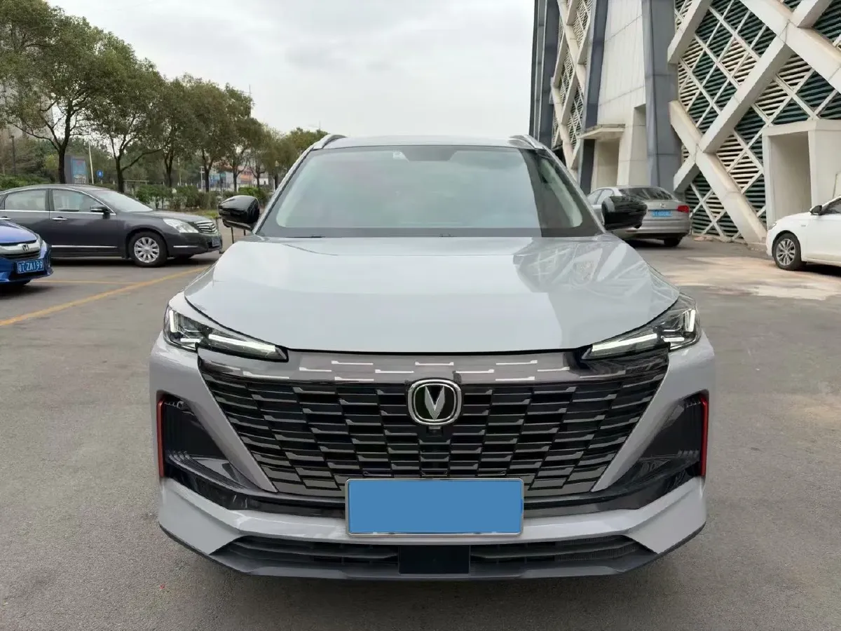 2022 ChangAn Oshan X7 Plus 1.5T 188HP L4 7DCT,autocango,china used car exporter,china ev exporter,chinese used car exporter,chinese used ev exporter
