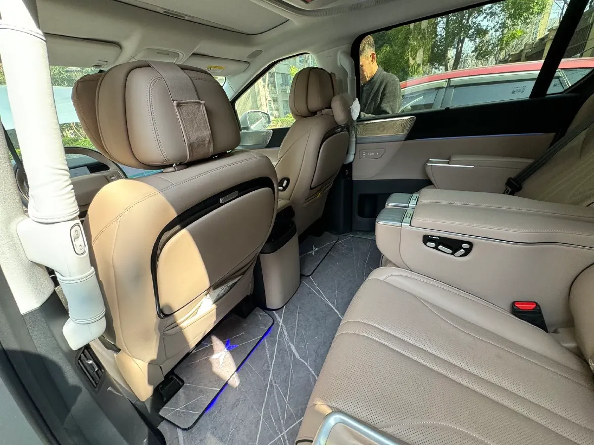 2024 Xpeng X9 BEV 84.5KWH,autocango,china used car exporter,china ev exporter,chinese used car exporter,chinese used ev exporter