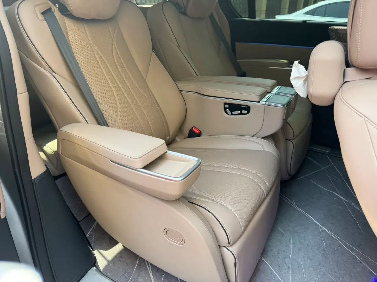 2024 Xpeng X9 BEV 84.5KWH,autocango,china used car exporter,china ev exporter,chinese used car exporter,chinese used ev exporter